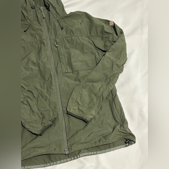 Fjallraven High Coast Wind Jacket in Olive - L - Picture 5 of 12